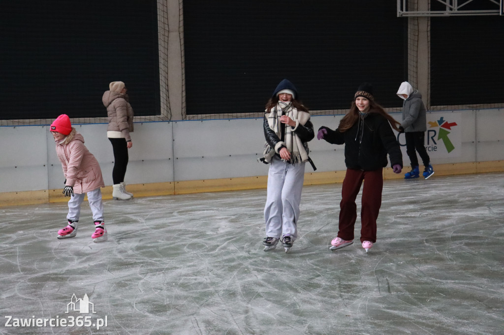 Fotorelacja: Otwarcie lodowiska w Zawierciu