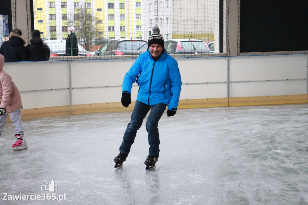 Fotorelacja: Otwarcie lodowiska w Zawierciu
