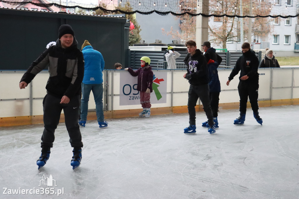Fotorelacja: Otwarcie lodowiska w Zawierciu