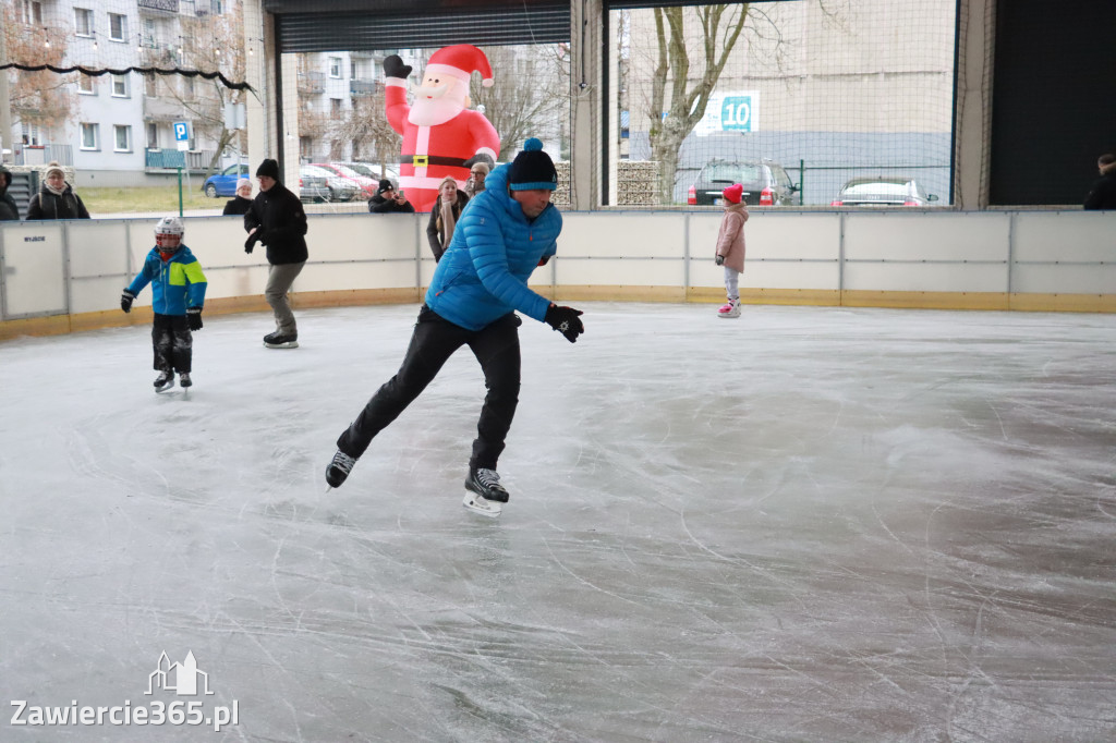 Fotorelacja: Otwarcie lodowiska w Zawierciu