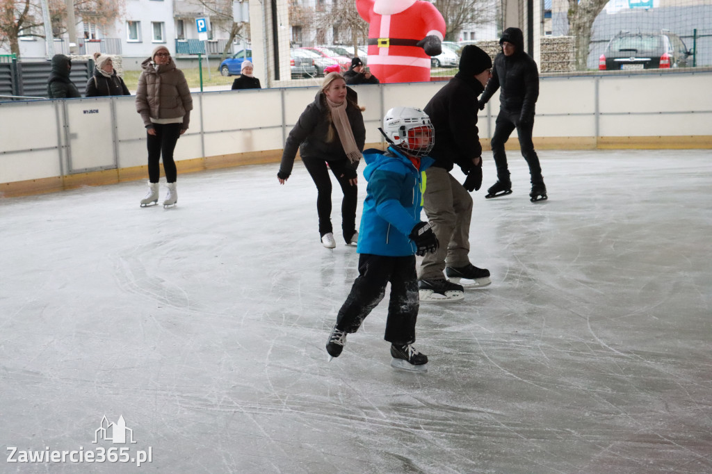 Fotorelacja: Otwarcie lodowiska w Zawierciu