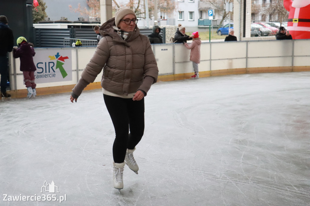 Fotorelacja: Otwarcie lodowiska w Zawierciu