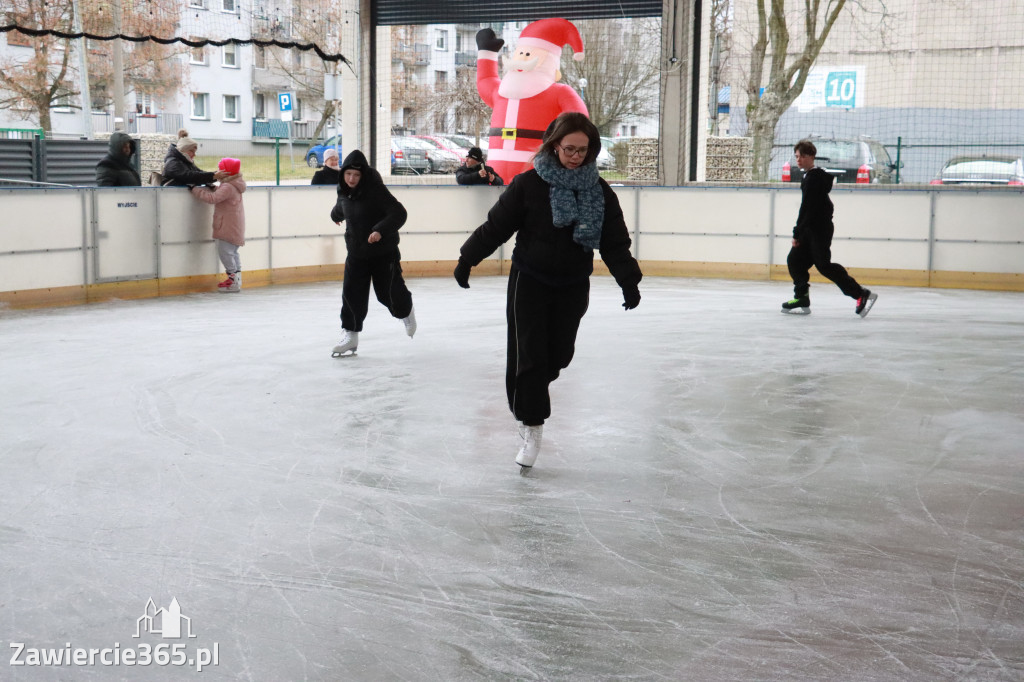Fotorelacja: Otwarcie lodowiska w Zawierciu