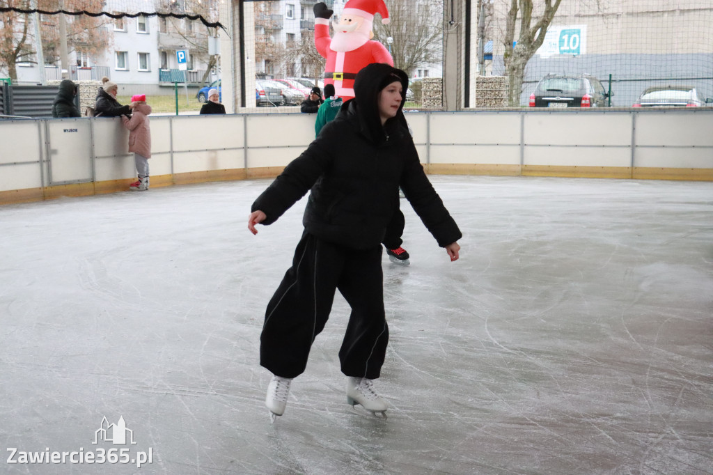 Fotorelacja: Otwarcie lodowiska w Zawierciu