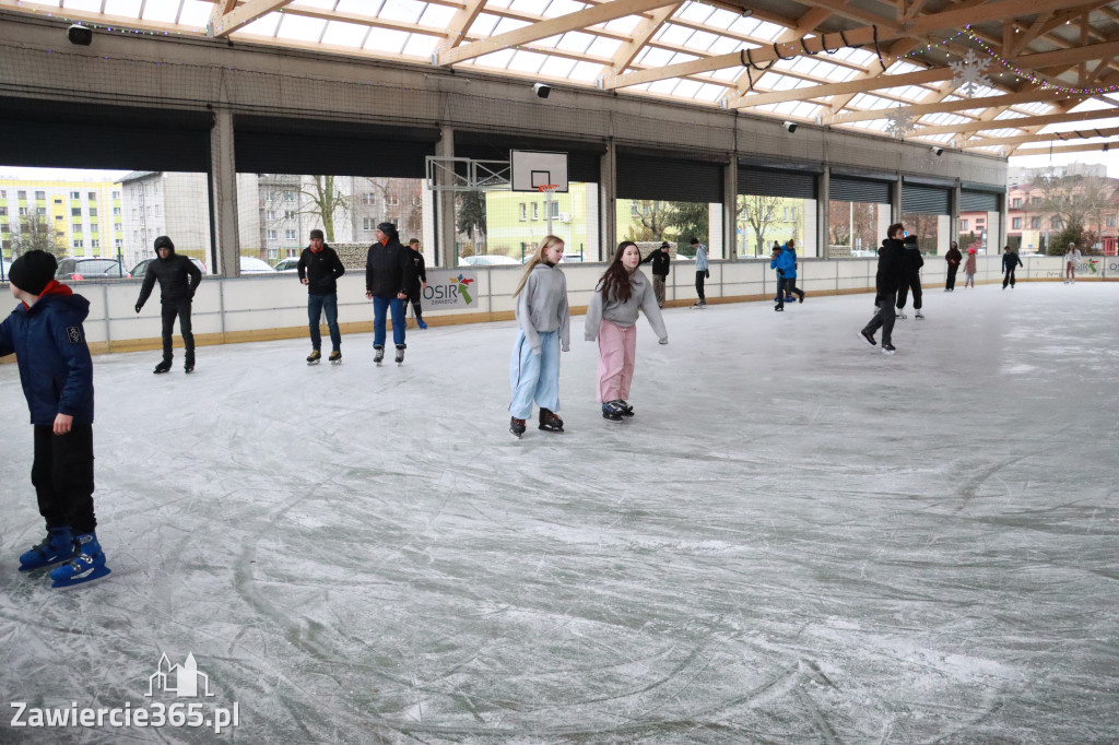 Fotorelacja: Otwarcie lodowiska w Zawierciu