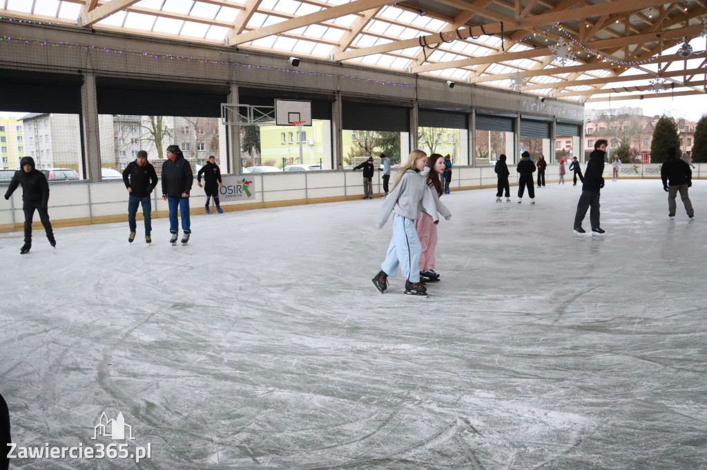 Fotorelacja: Otwarcie lodowiska w Zawierciu