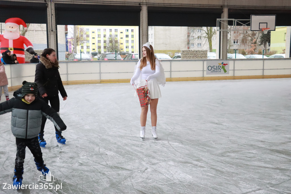 Fotorelacja: Otwarcie lodowiska w Zawierciu