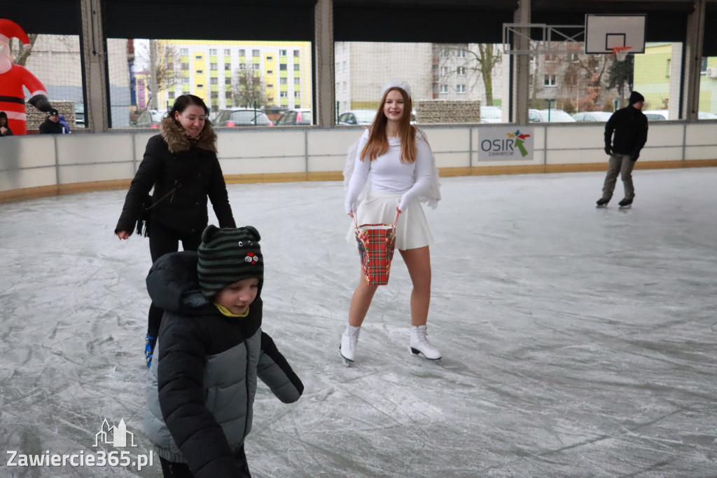 Fotorelacja: Otwarcie lodowiska w Zawierciu