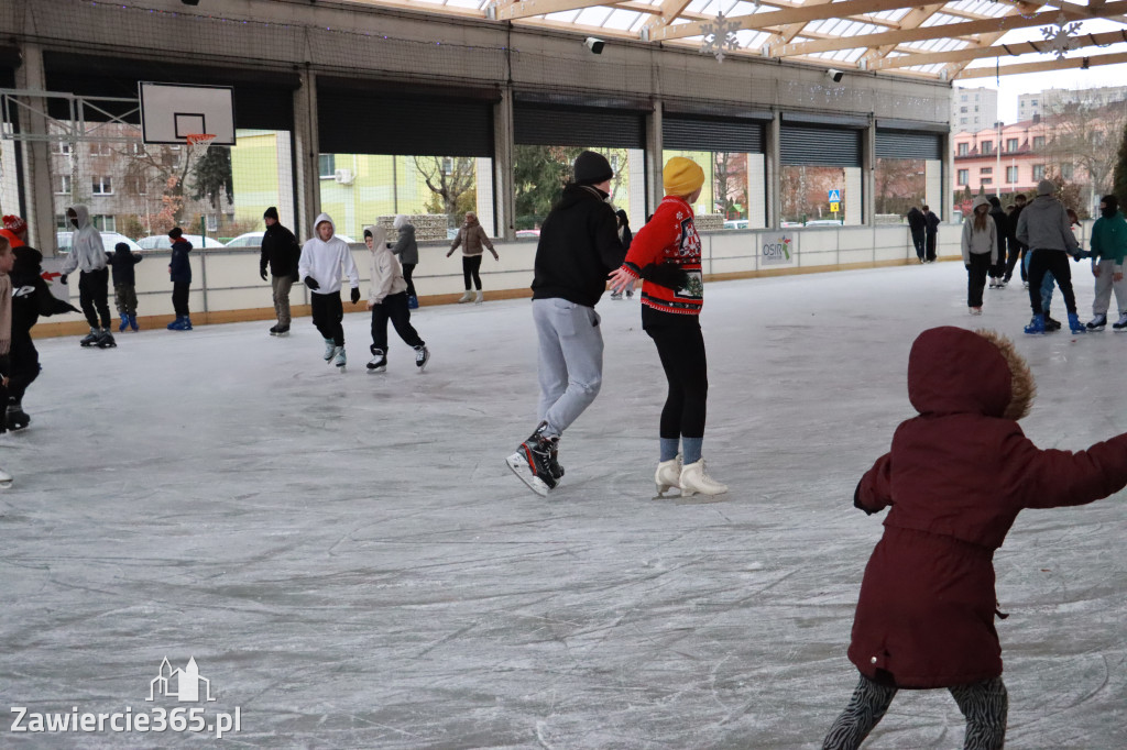 Fotorelacja: Otwarcie lodowiska w Zawierciu