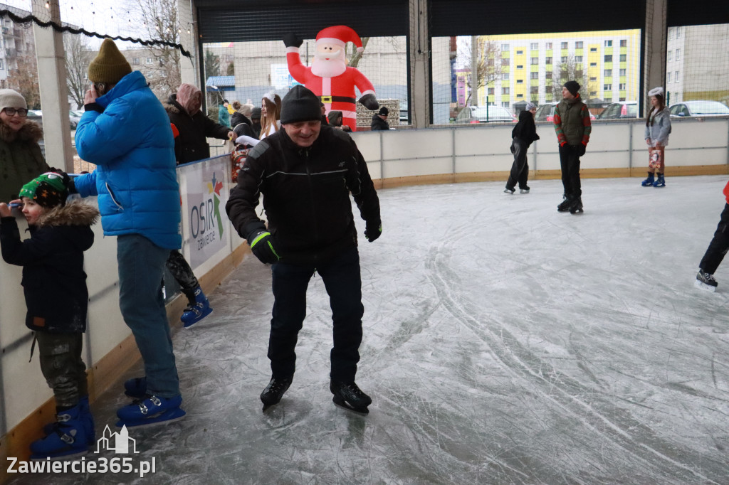 Fotorelacja: Otwarcie lodowiska w Zawierciu
