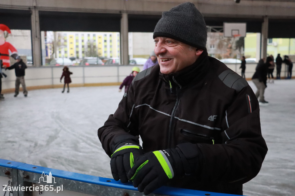 Fotorelacja: Otwarcie lodowiska w Zawierciu