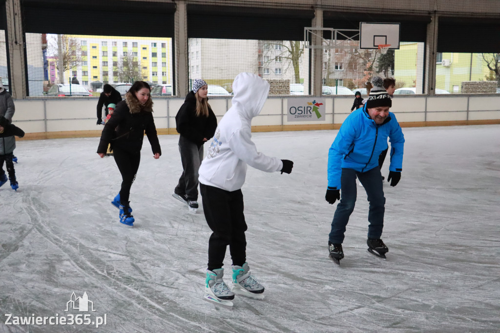 Fotorelacja: Otwarcie lodowiska w Zawierciu