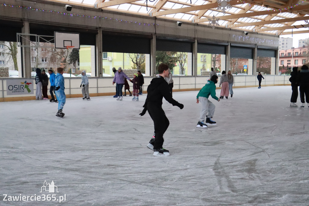 Fotorelacja: Otwarcie lodowiska w Zawierciu