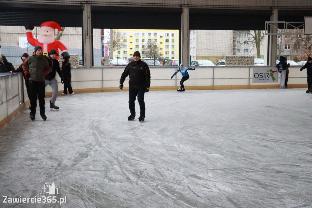 Fotorelacja: Otwarcie lodowiska w Zawierciu
