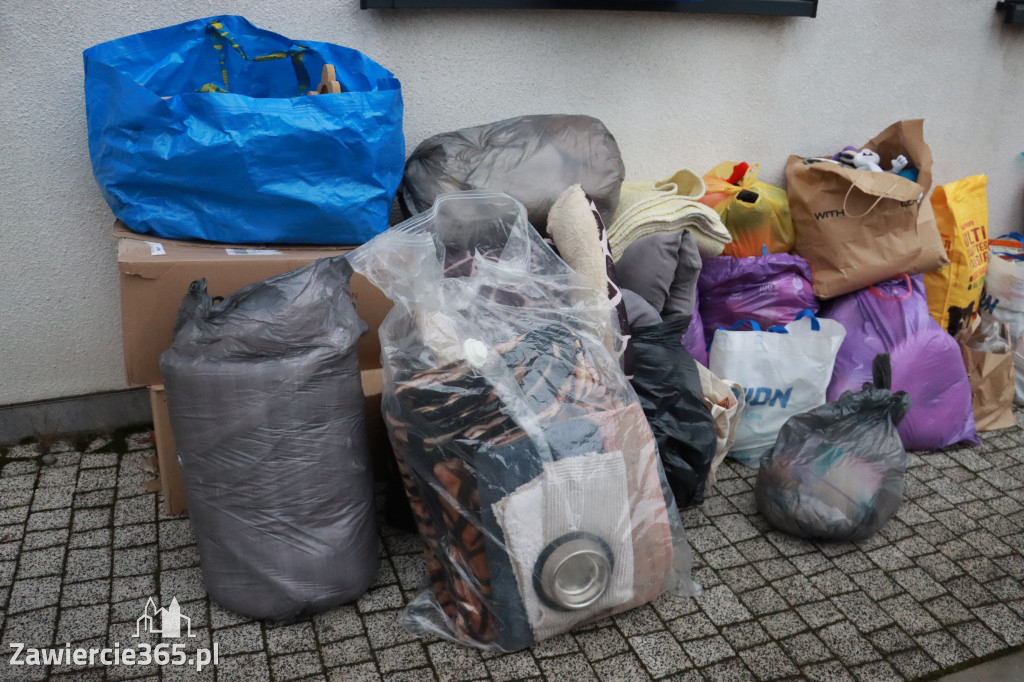 Fotorelacja: Finał akcji „Świąteczna Paka dla Zwierzaka” w Myszkowie