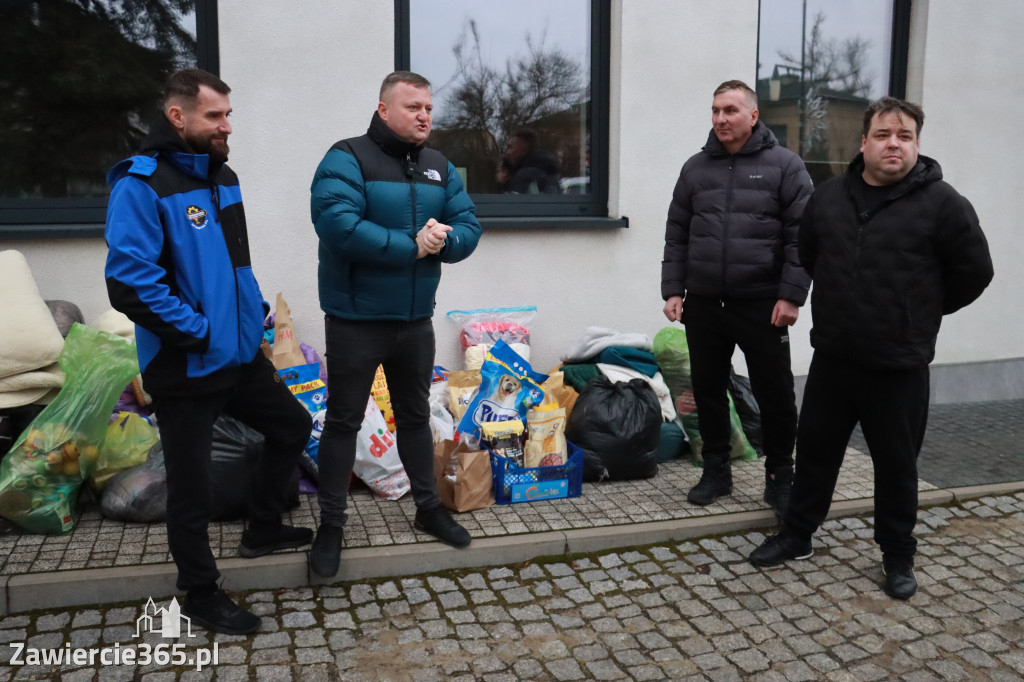 Fotorelacja: Finał akcji „Świąteczna Paka dla Zwierzaka” w Myszkowie