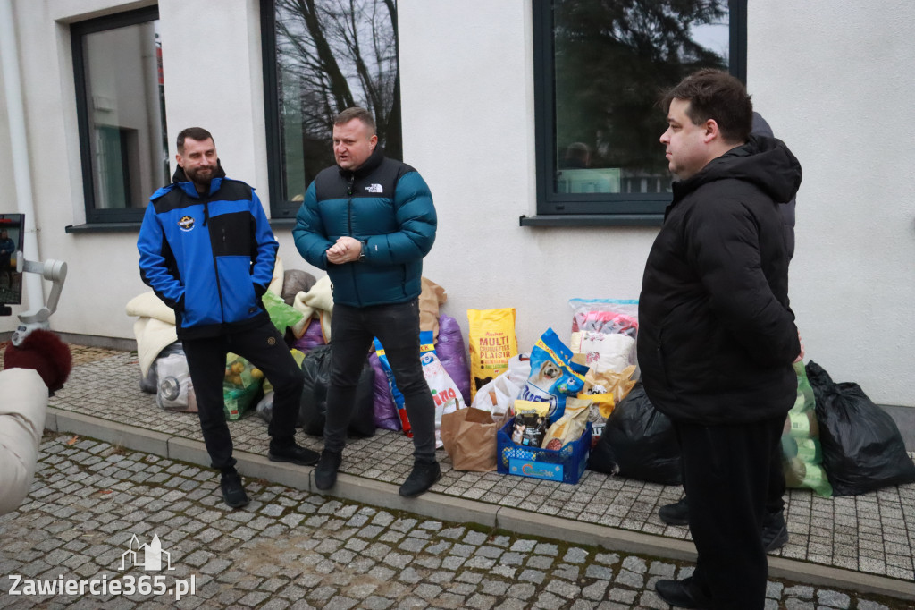 Fotorelacja: Finał akcji „Świąteczna Paka dla Zwierzaka” w Myszkowie