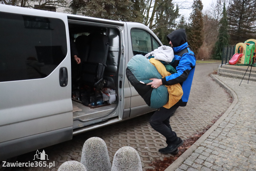 Fotorelacja: Finał akcji „Świąteczna Paka dla Zwierzaka” w Myszkowie