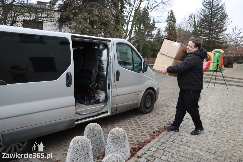 Fotorelacja: Finał akcji „Świąteczna Paka dla Zwierzaka” w Myszkowie