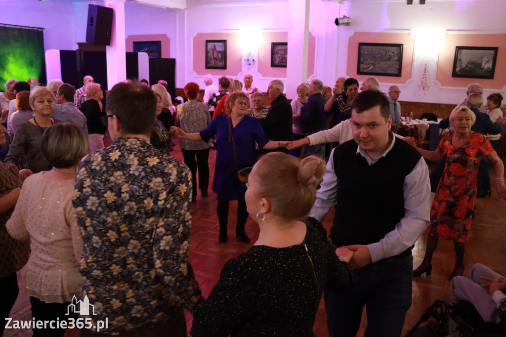 Fotorelacja: Karnawałowa Potańcówka w Pałacyku nad Wartą w Zawierciu