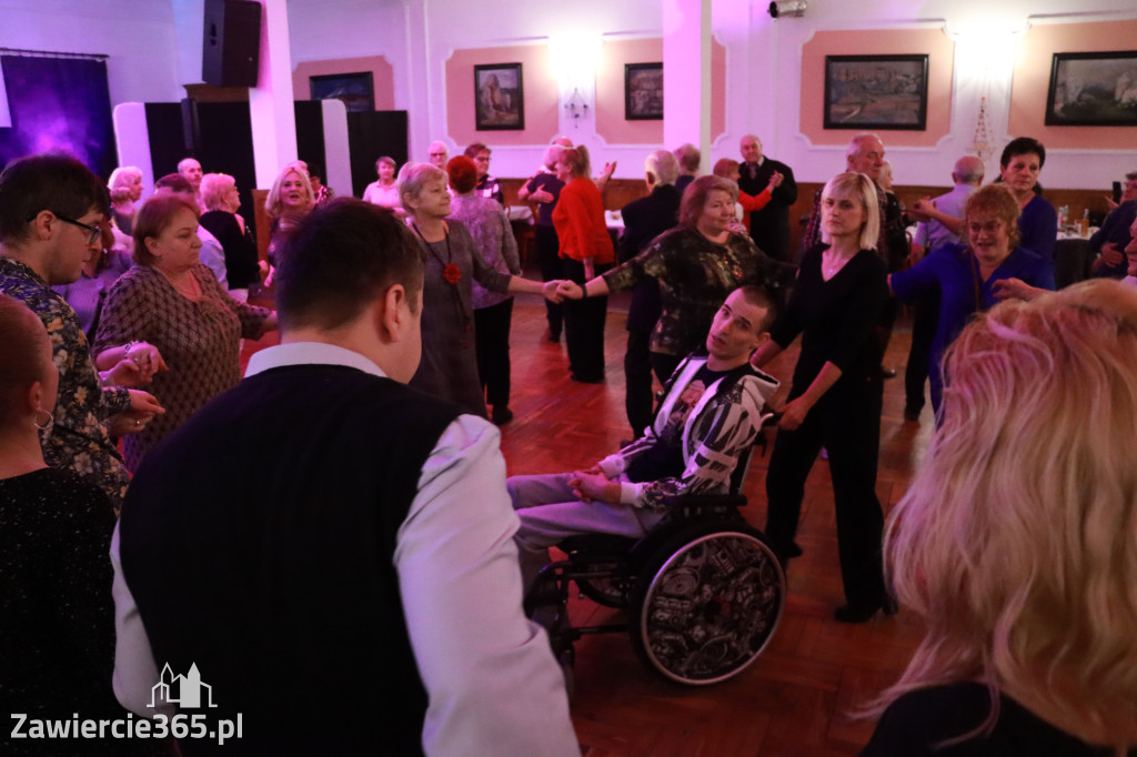 Fotorelacja: Karnawałowa Potańcówka w Pałacyku nad Wartą w Zawierciu