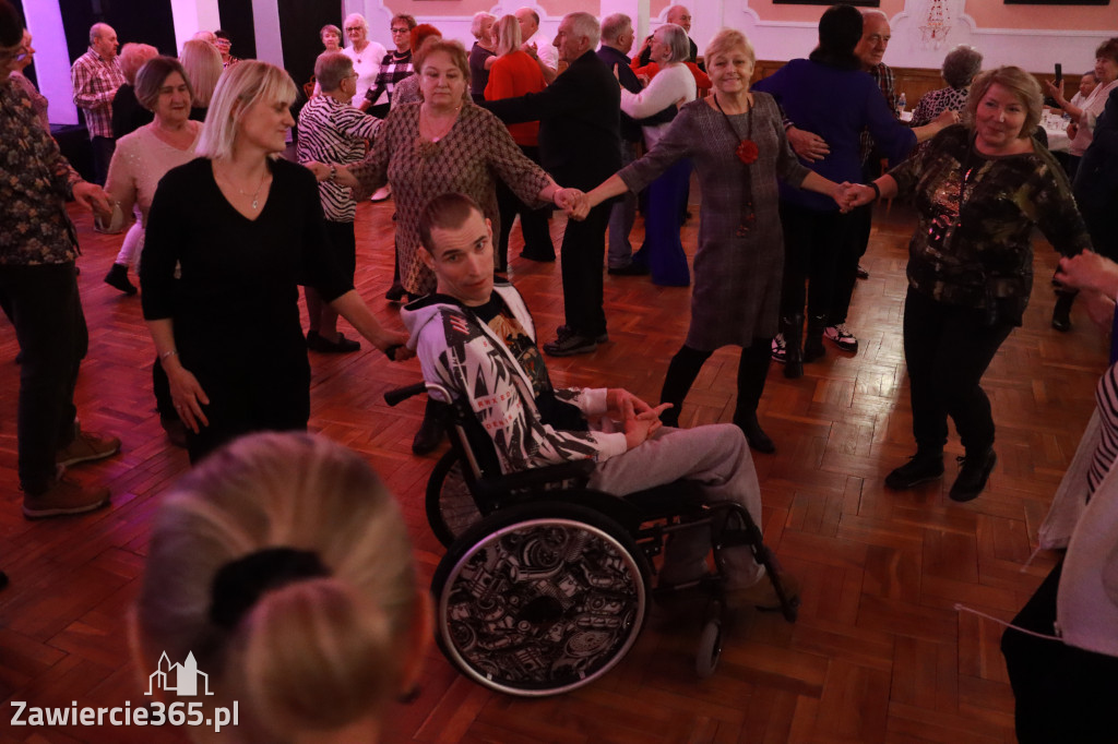 Fotorelacja: Karnawałowa Potańcówka w Pałacyku nad Wartą w Zawierciu
