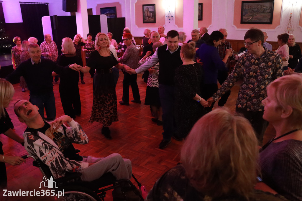 Fotorelacja: Karnawałowa Potańcówka w Pałacyku nad Wartą w Zawierciu