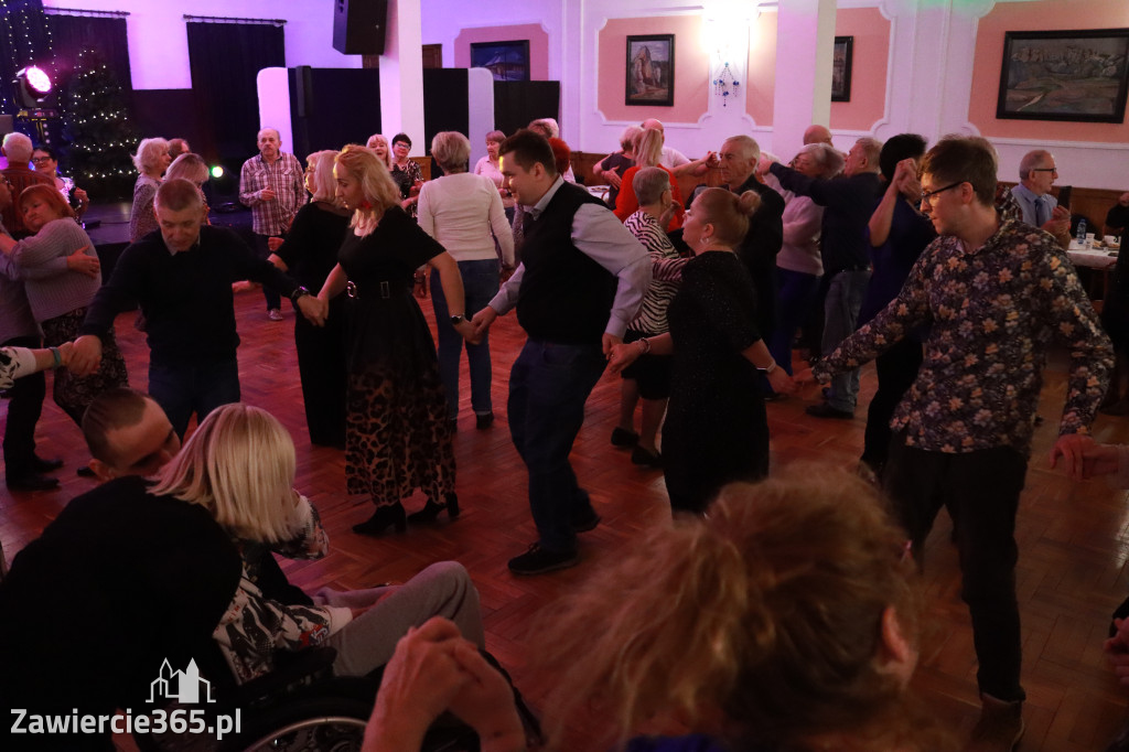 Fotorelacja: Karnawałowa Potańcówka w Pałacyku nad Wartą w Zawierciu