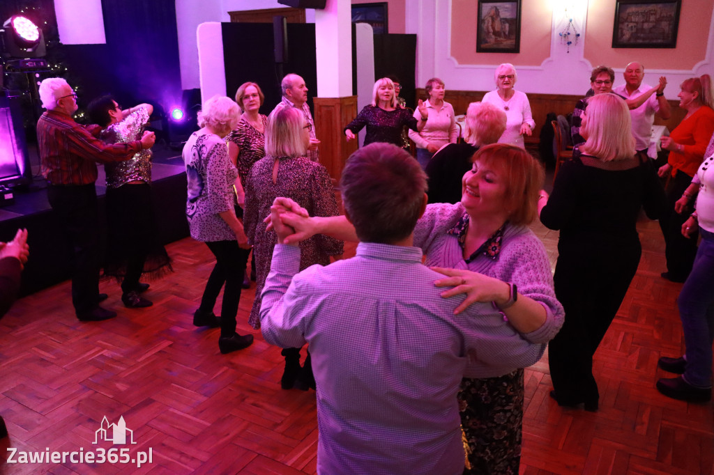 Fotorelacja: Karnawałowa Potańcówka w Pałacyku nad Wartą w Zawierciu