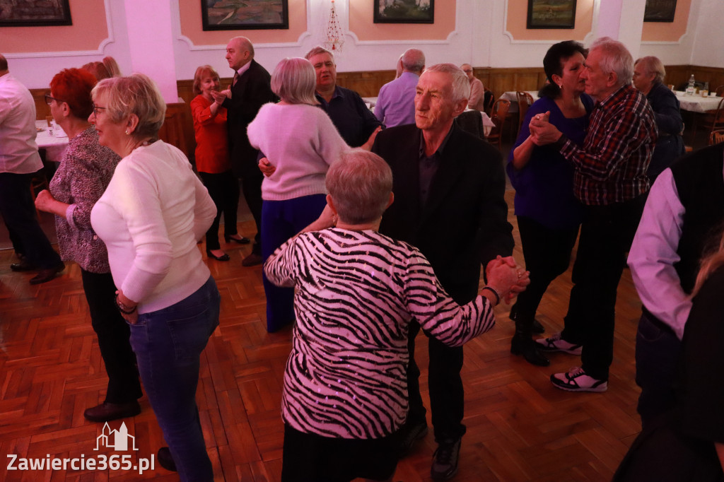 Fotorelacja: Karnawałowa Potańcówka w Pałacyku nad Wartą w Zawierciu