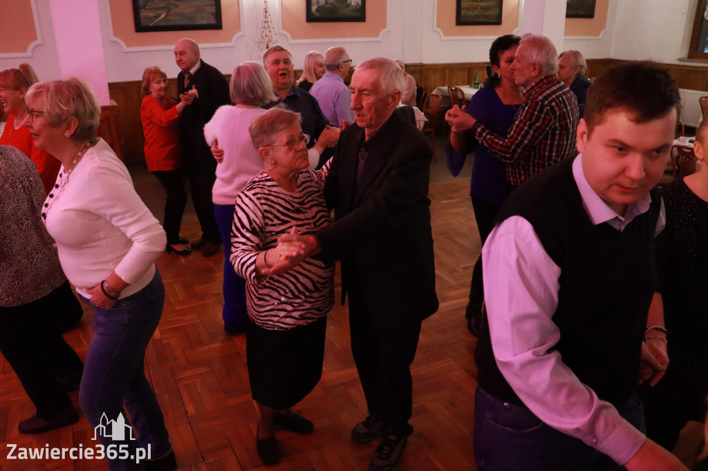 Fotorelacja: Karnawałowa Potańcówka w Pałacyku nad Wartą w Zawierciu