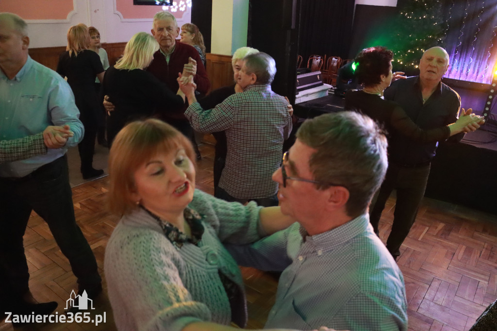 Fotorelacja: Karnawałowa Potańcówka w Pałacyku nad Wartą w Zawierciu