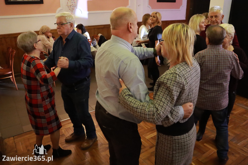 Fotorelacja: Karnawałowa Potańcówka w Pałacyku nad Wartą w Zawierciu