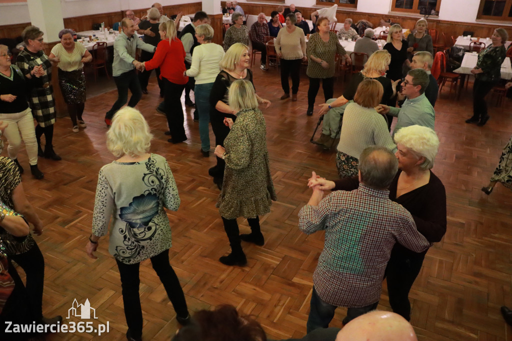 Fotorelacja: Karnawałowa Potańcówka w Pałacyku nad Wartą w Zawierciu