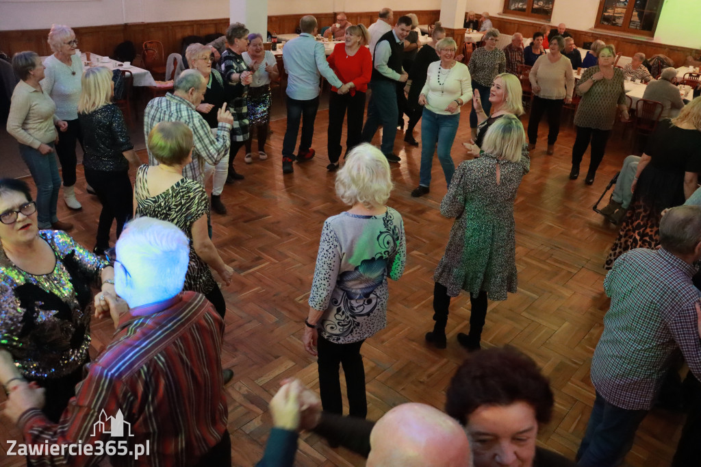 Fotorelacja: Karnawałowa Potańcówka w Pałacyku nad Wartą w Zawierciu