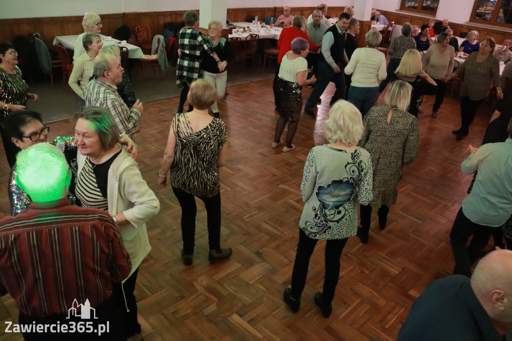 Fotorelacja: Karnawałowa Potańcówka w Pałacyku nad Wartą w Zawierciu
