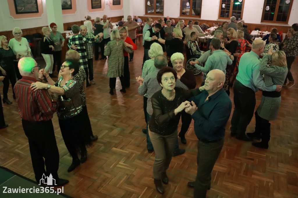 Fotorelacja: Karnawałowa Potańcówka w Pałacyku nad Wartą w Zawierciu