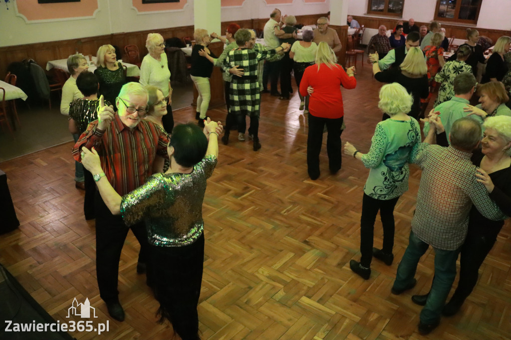 Fotorelacja: Karnawałowa Potańcówka w Pałacyku nad Wartą w Zawierciu