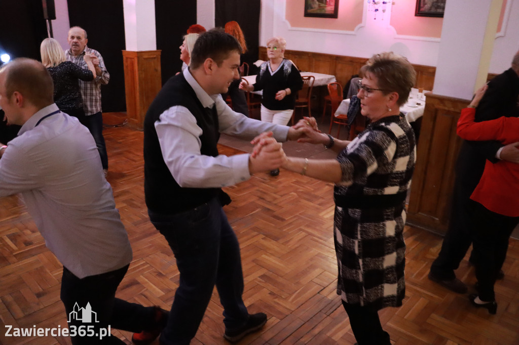 Fotorelacja: Karnawałowa Potańcówka w Pałacyku nad Wartą w Zawierciu