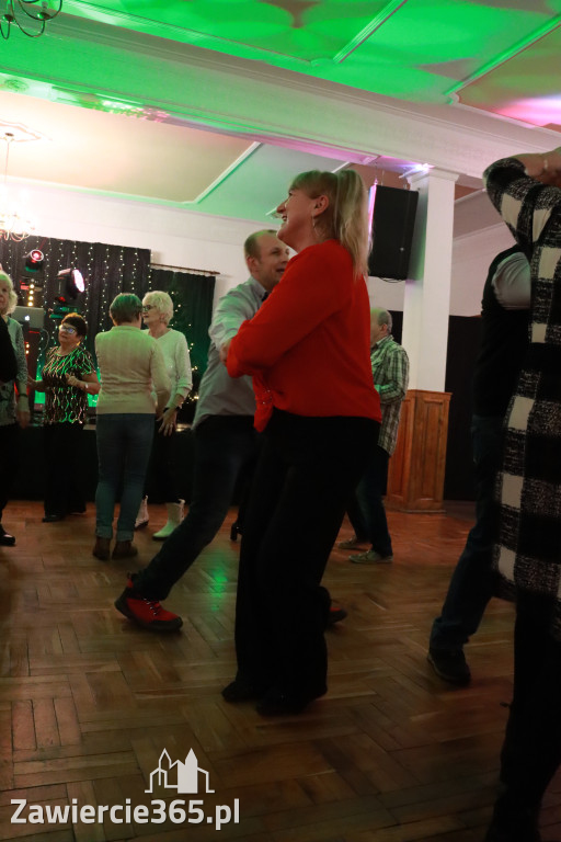 Fotorelacja: Karnawałowa Potańcówka w Pałacyku nad Wartą w Zawierciu