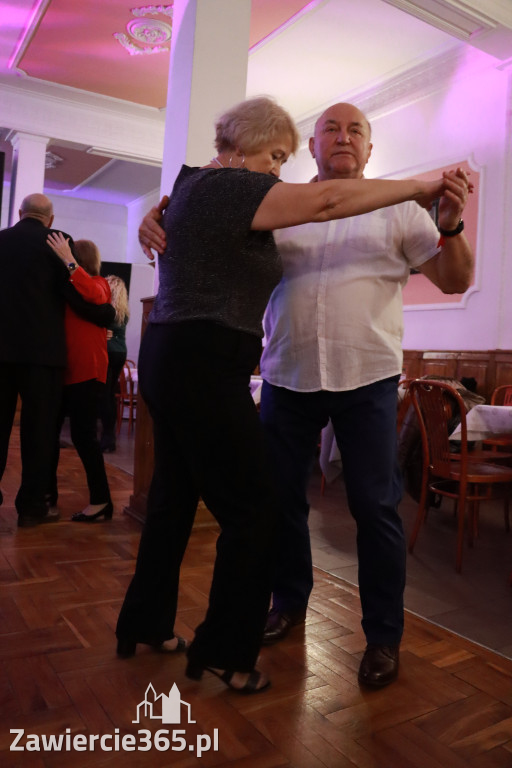 Fotorelacja: Karnawałowa Potańcówka w Pałacyku nad Wartą w Zawierciu