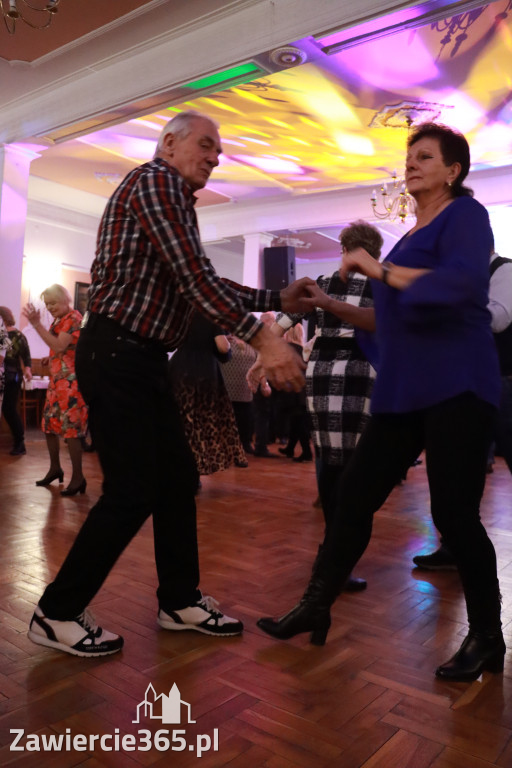 Fotorelacja: Karnawałowa Potańcówka w Pałacyku nad Wartą w Zawierciu