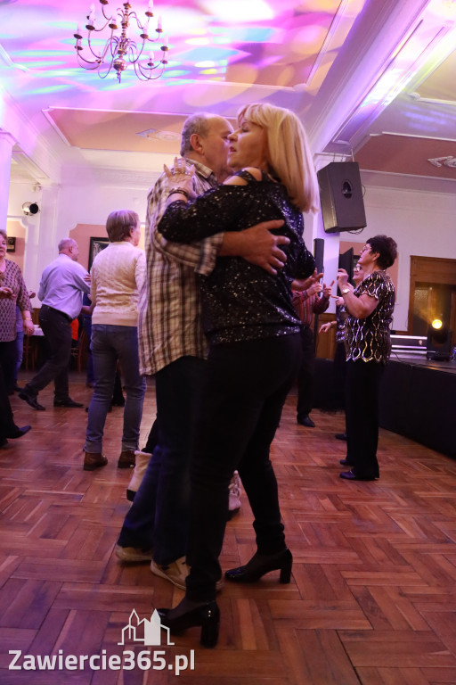 Fotorelacja: Karnawałowa Potańcówka w Pałacyku nad Wartą w Zawierciu