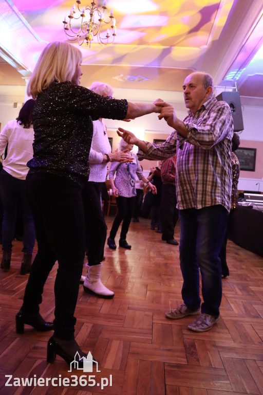 Fotorelacja: Karnawałowa Potańcówka w Pałacyku nad Wartą w Zawierciu