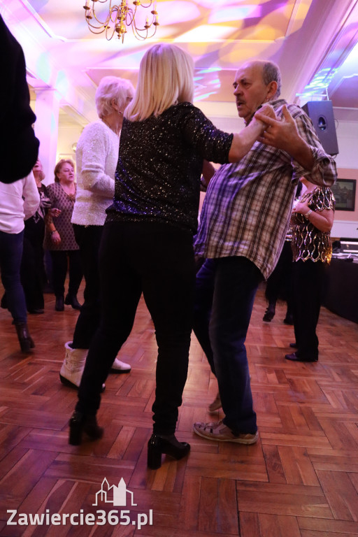 Fotorelacja: Karnawałowa Potańcówka w Pałacyku nad Wartą w Zawierciu