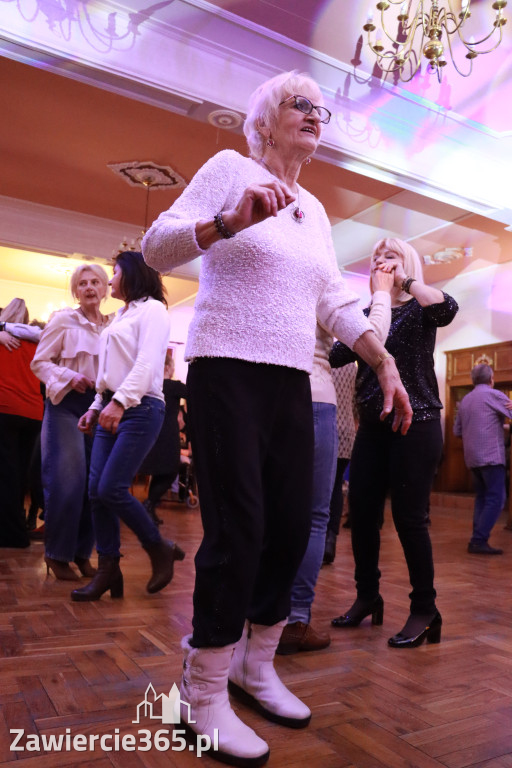 Fotorelacja: Karnawałowa Potańcówka w Pałacyku nad Wartą w Zawierciu