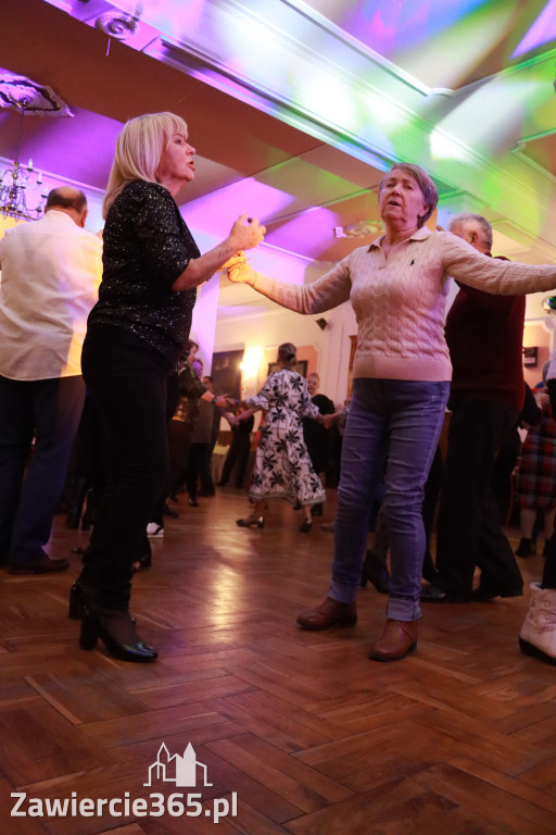 Fotorelacja: Karnawałowa Potańcówka w Pałacyku nad Wartą w Zawierciu
