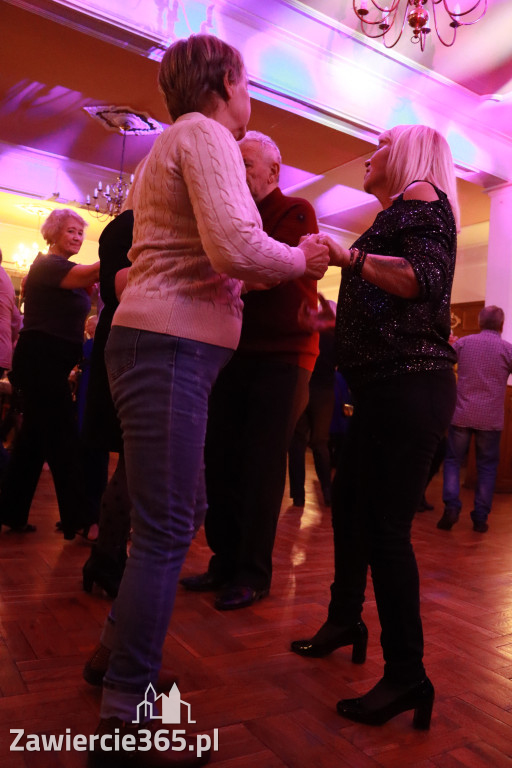 Fotorelacja: Karnawałowa Potańcówka w Pałacyku nad Wartą w Zawierciu