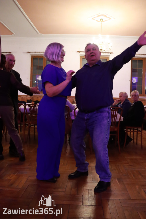 Fotorelacja: Karnawałowa Potańcówka w Pałacyku nad Wartą w Zawierciu