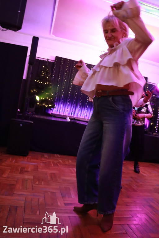 Fotorelacja: Karnawałowa Potańcówka w Pałacyku nad Wartą w Zawierciu